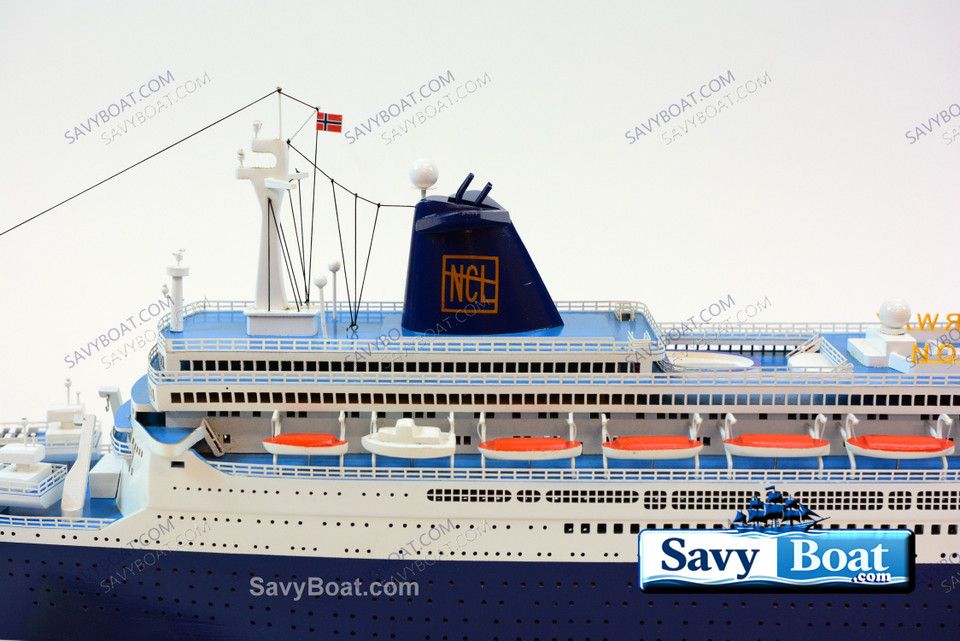 SS NORWAY LIGHTED CRUISE SHIP
