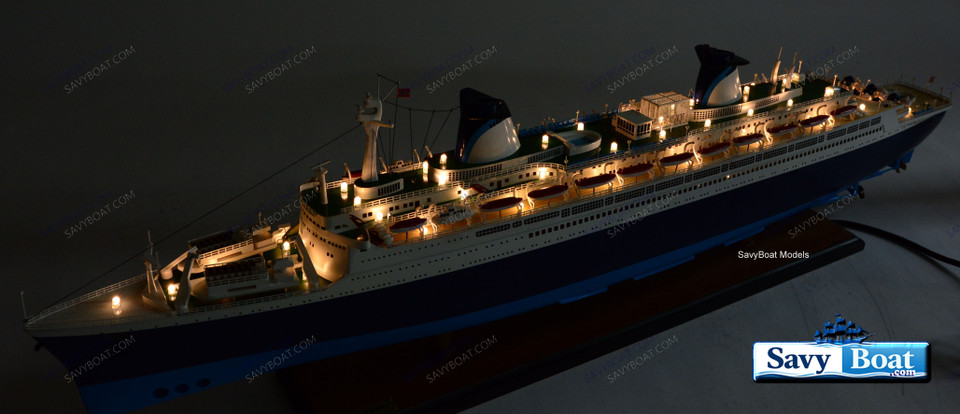 SS NORWAY LIGHTED CRUISE SHIP