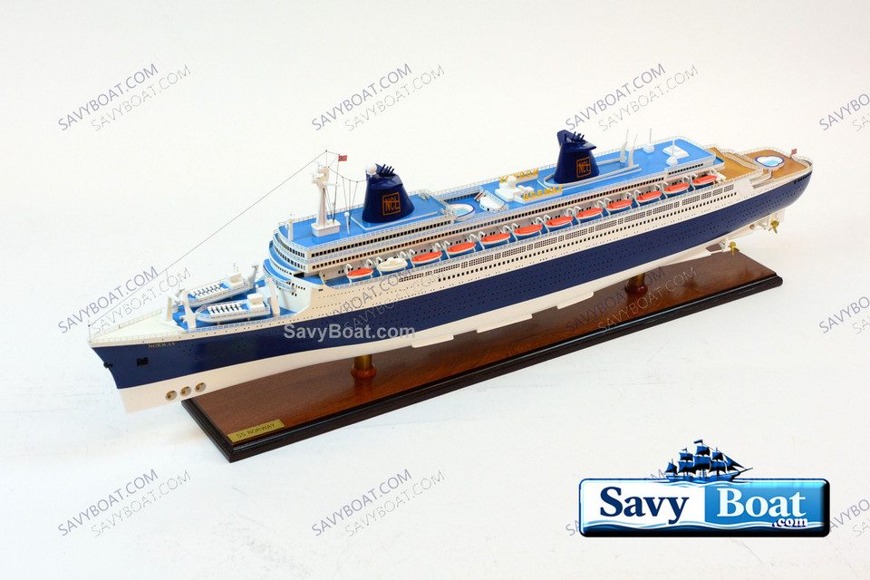 SS NORWAY CRUISE SHIP