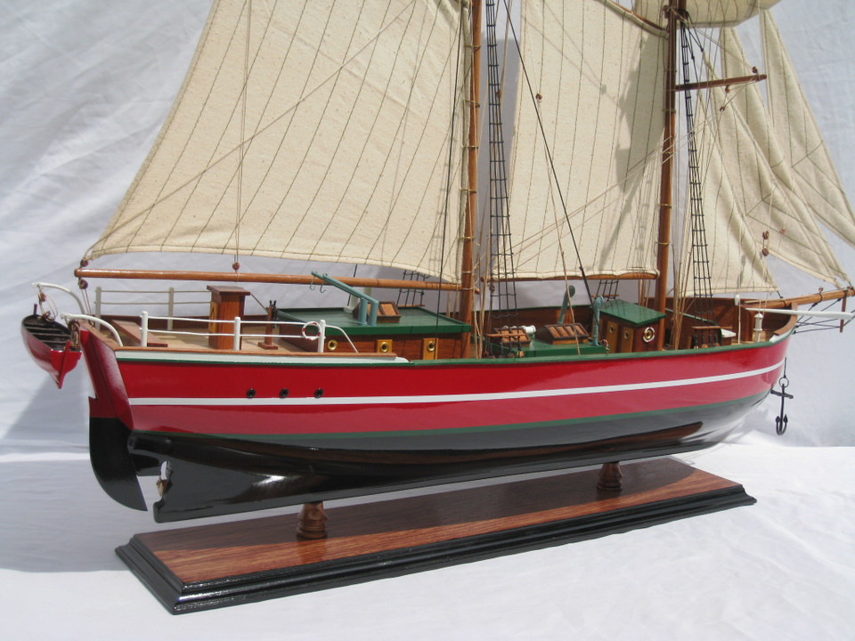 LILA DAN SAILING SHIP