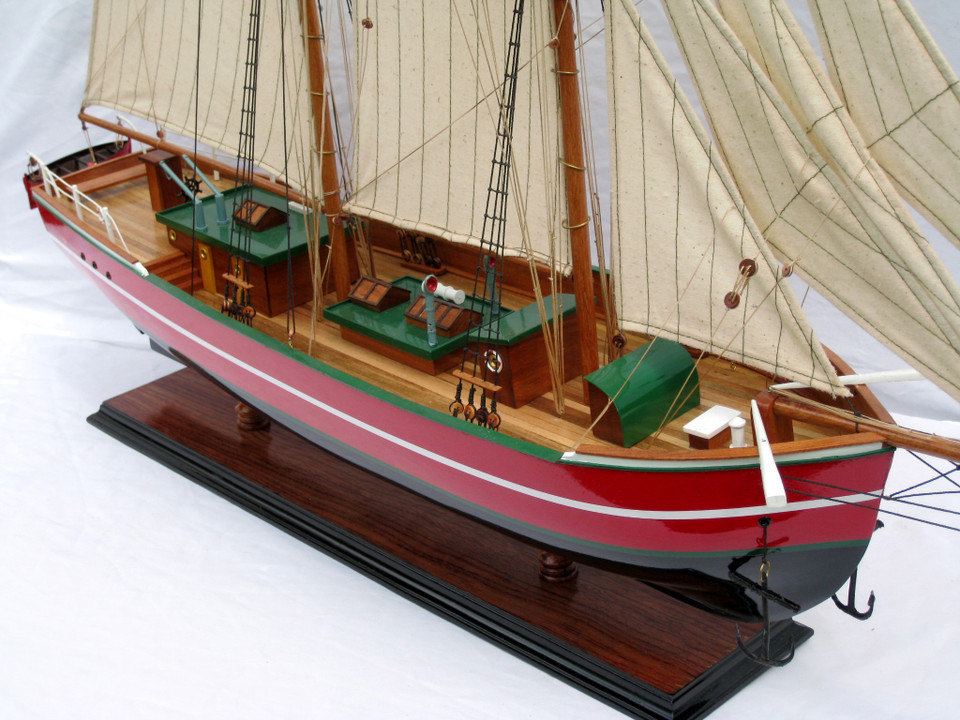 LILA DAN SAILING SHIP
