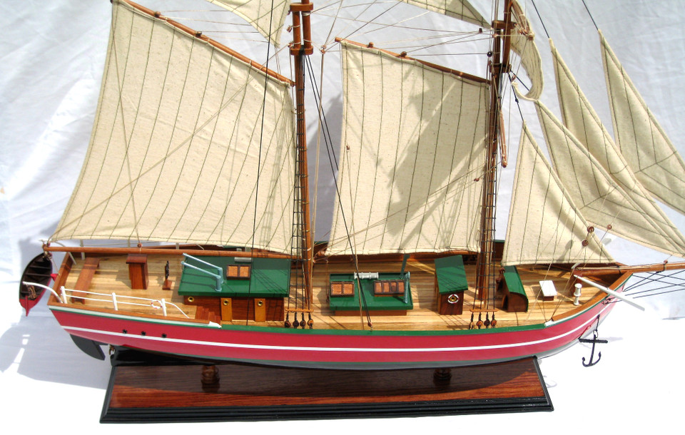 LILA DAN SAILING SHIP