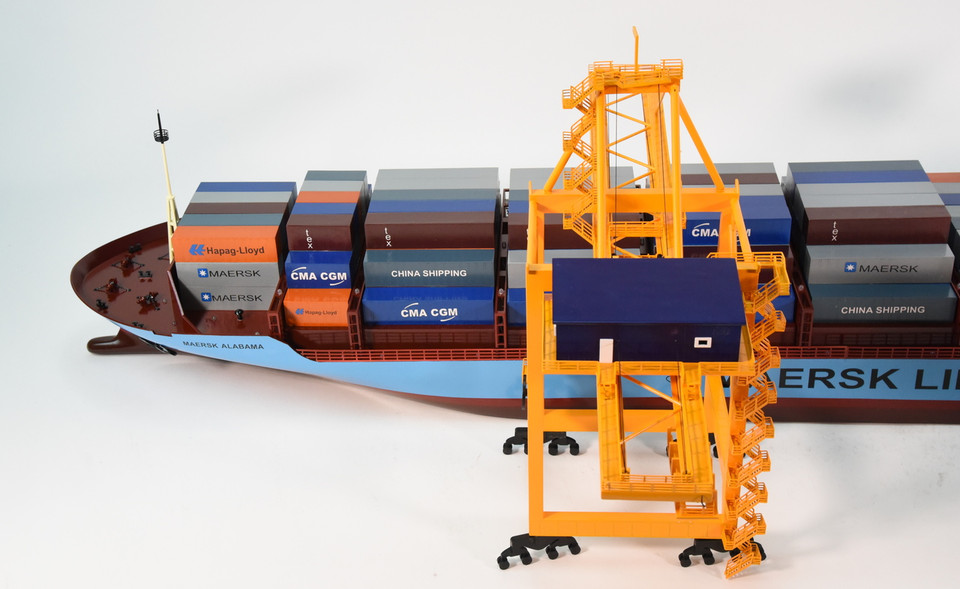 MAERSK ALABAMA  HO-SCALE WATERLINE CONTAINER SHIP