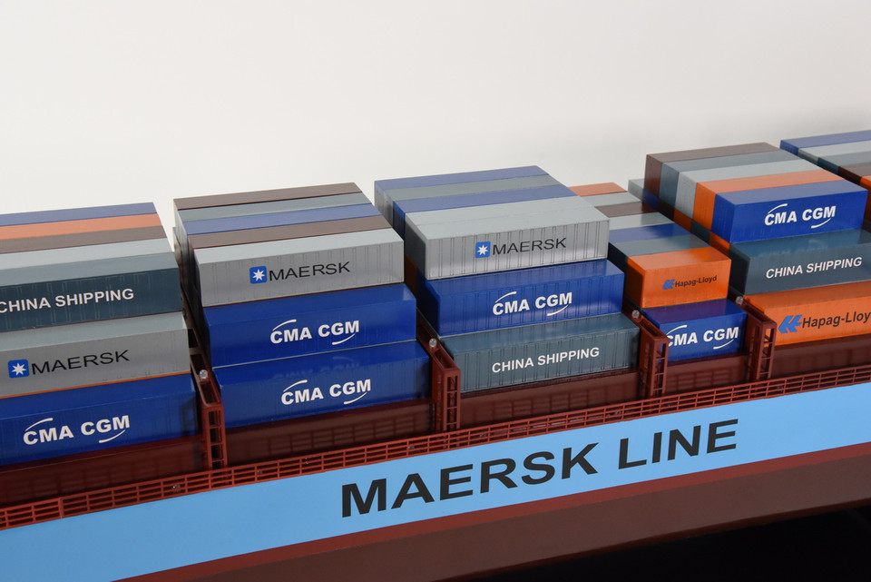 MAERSK ALABAMA  HO-SCALE WATERLINE CONTAINER SHIP