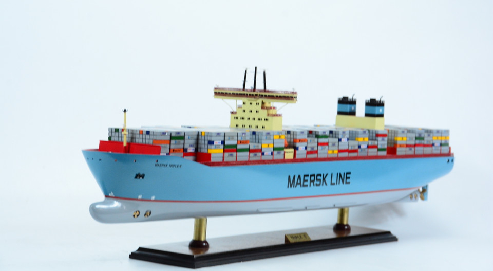 MAERSK TRIPLE E CLASS CONTAINER SHIP 28