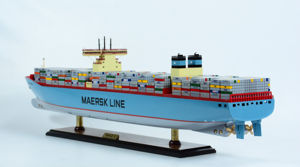 MAERSK TRIPLE E CLASS CONTAINER SHIP 28