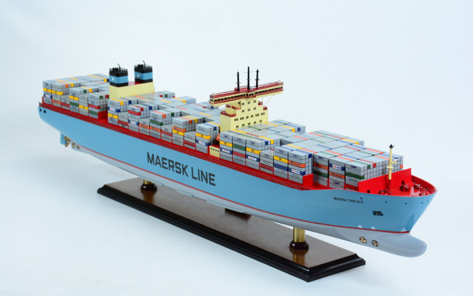 MAERSK TRIPLE E CLASS CONTAINER SHIP 28