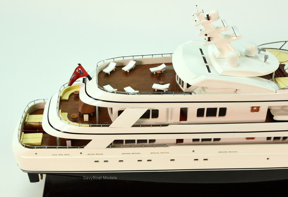MAJESTIC, THE 61M FEADSHIP  LIGHTED YACHT