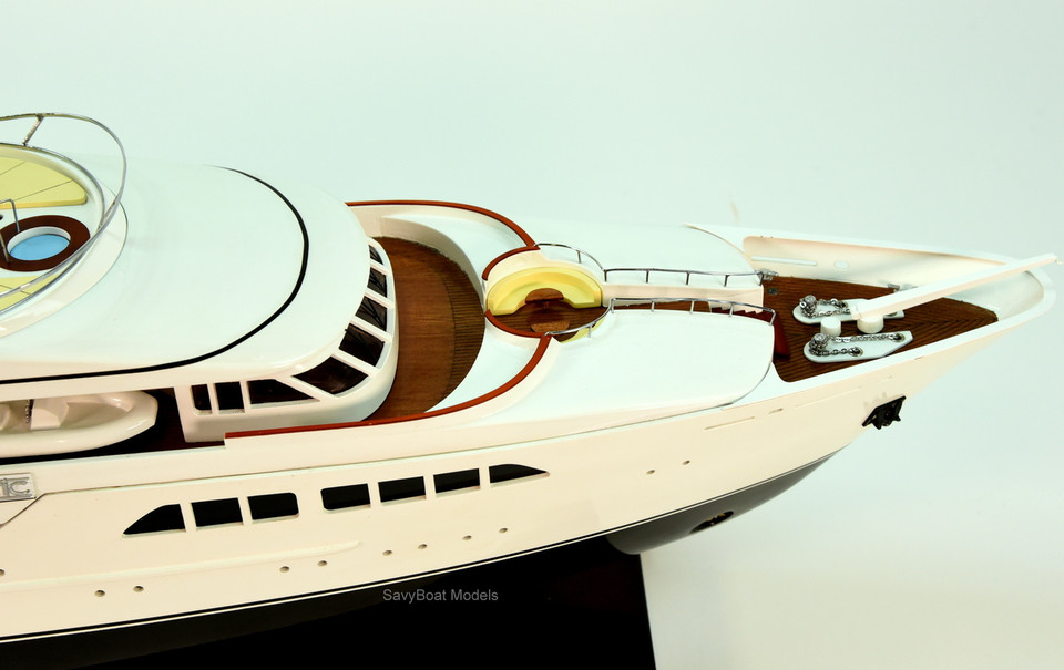 MAJESTIC, THE 61M FEADSHIP  LIGHTED YACHT