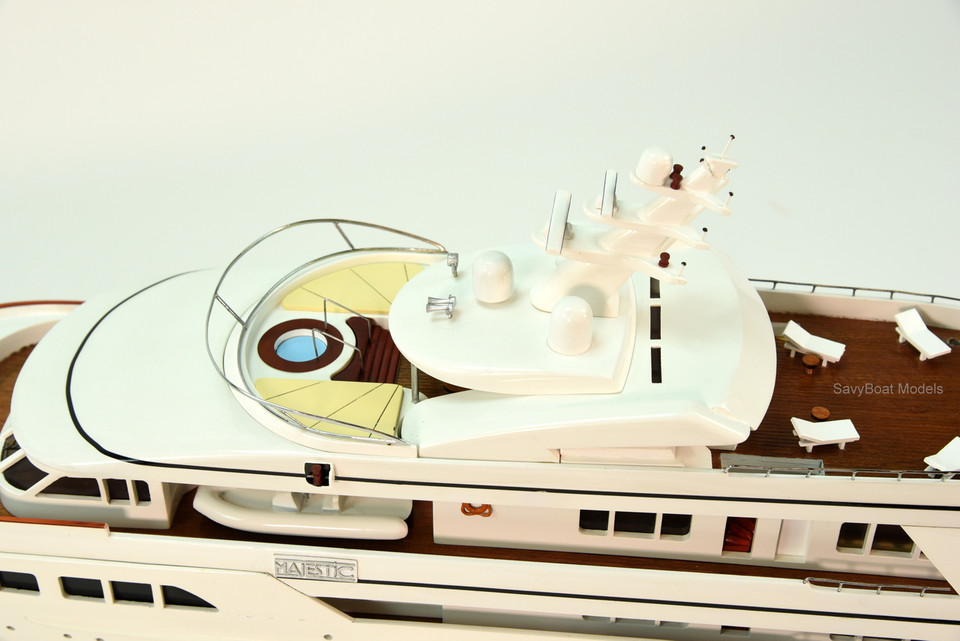 MAJESTIC, THE 61M FEADSHIP  LIGHTED YACHT