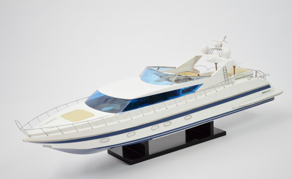 MANGUSTA 105 YACHT