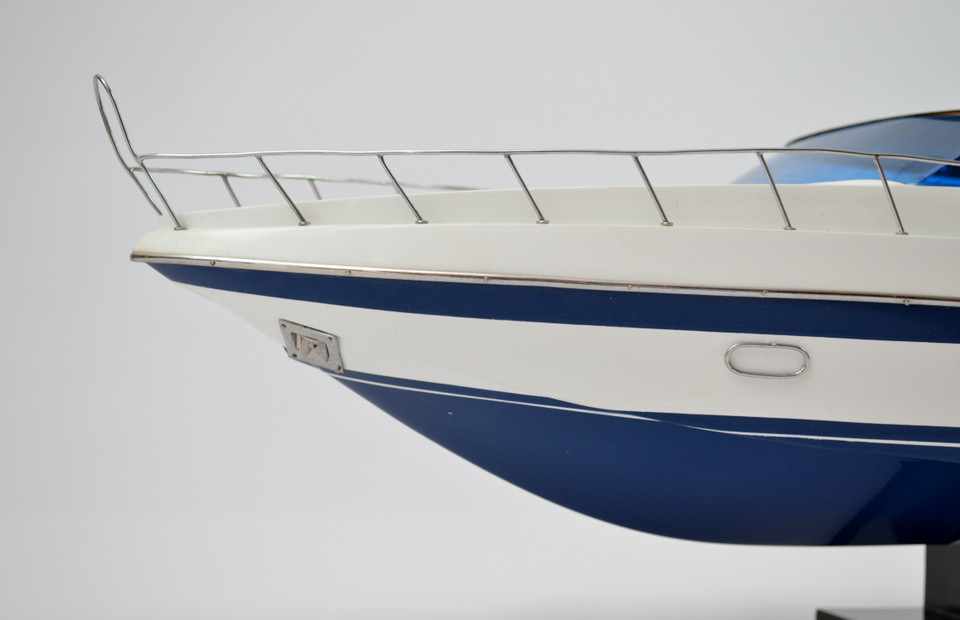 MANGUSTA 105 YACHT