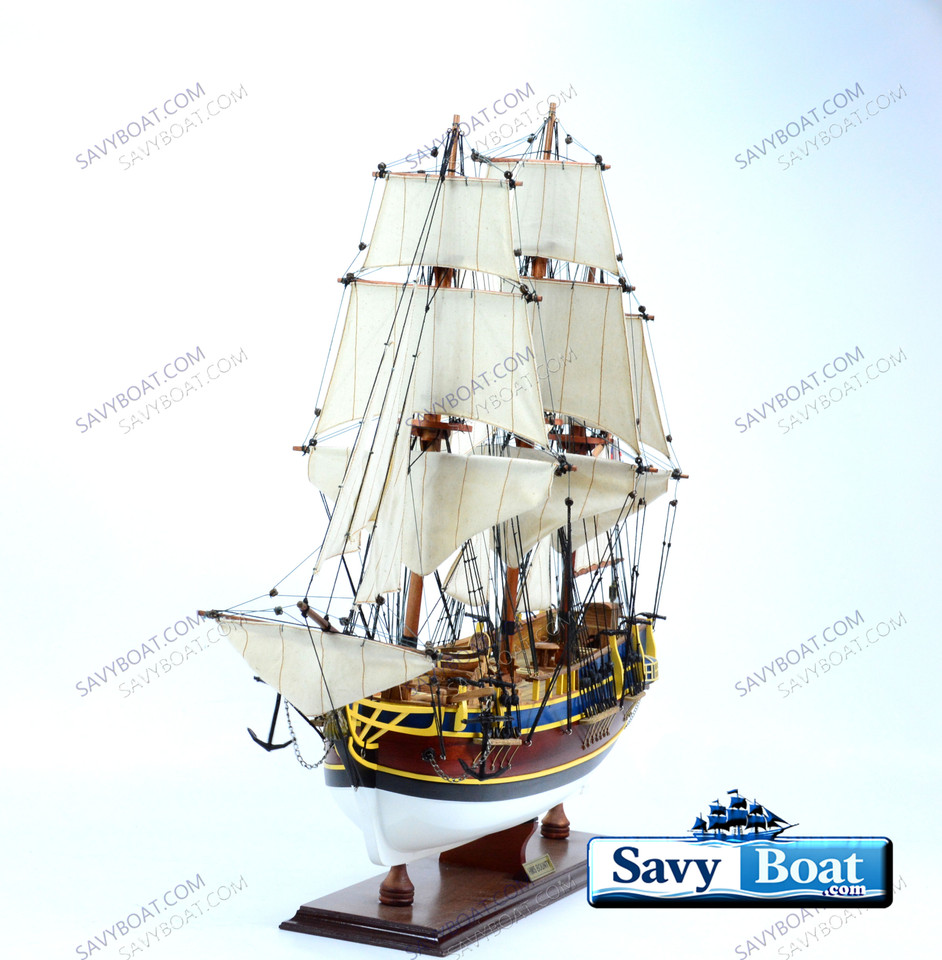 HMS BOUNTY (PAINTED) W/ SAILS