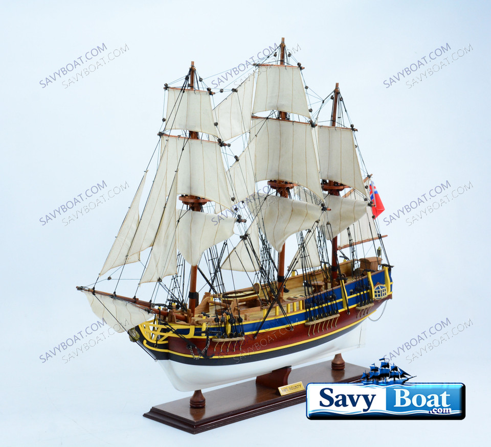HMS BOUNTY (PAINTED) W/ SAILS