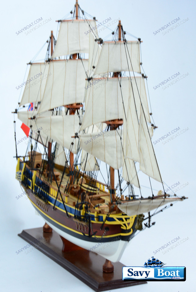 HMS BOUNTY (PAINTED) W/ SAILS
