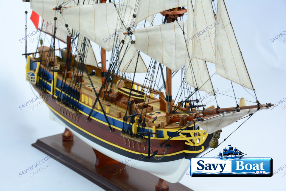 HMS BOUNTY (PAINTED) W/ SAILS