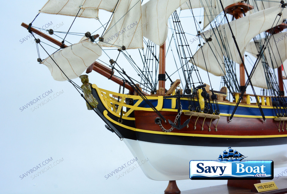HMS BOUNTY (PAINTED) W/ SAILS