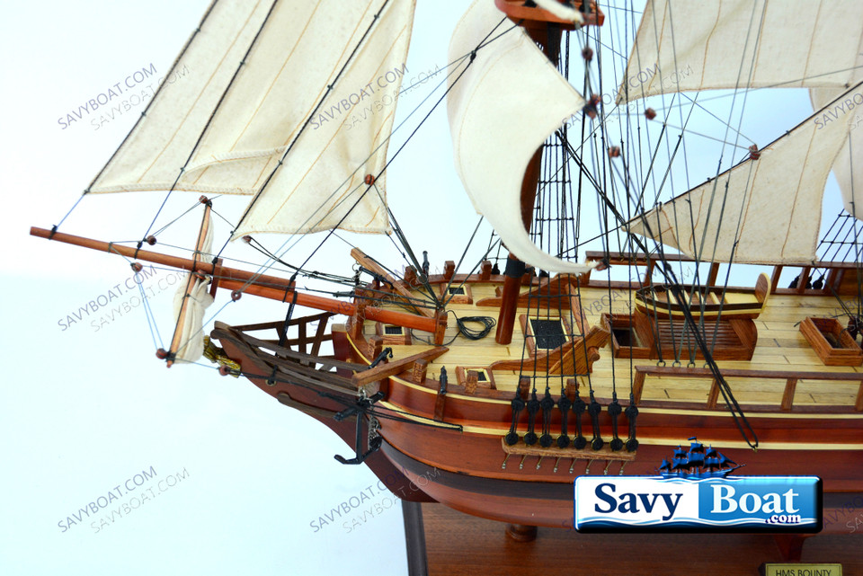 HMS BOUNTY W/ SAILS