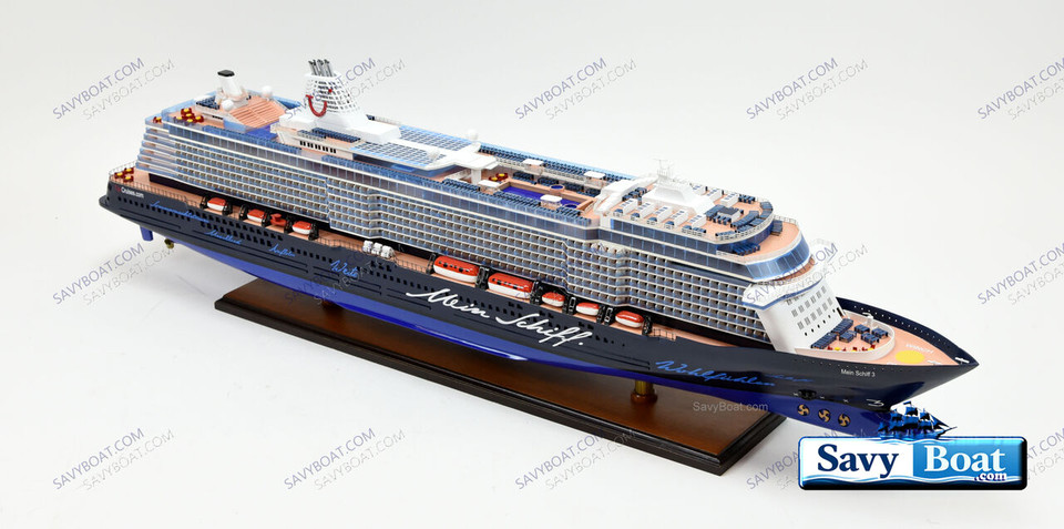 MEIN SCHFF 3 CRUISE SHIP