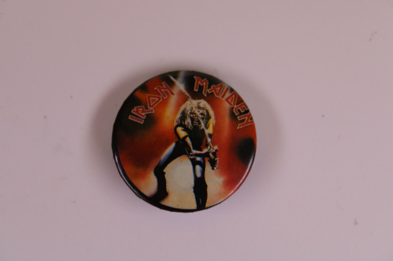 Iron Maiden Badge Pin Vintage Official Iron Maiden Holdings Maiden Japan 1981 front