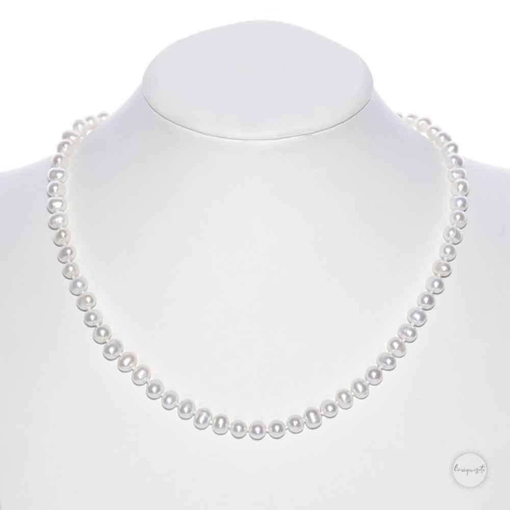 Classic Freshwater Pearl Strand Necklace – 7–8mm Pearls with Sterling Silver Clasp Mannequin