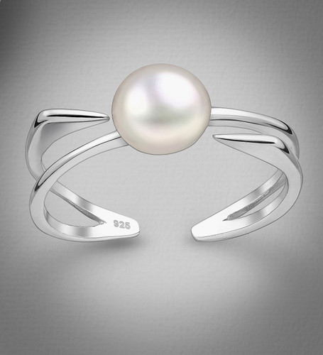 Sterling Silver Freshwater Pearl  Contemporary Ring Close up