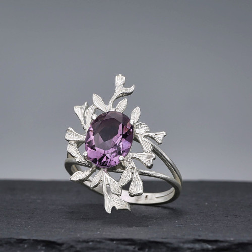 Sterling Silver Amethyst Solitaire Leafy Creeper Statement Ring Close up