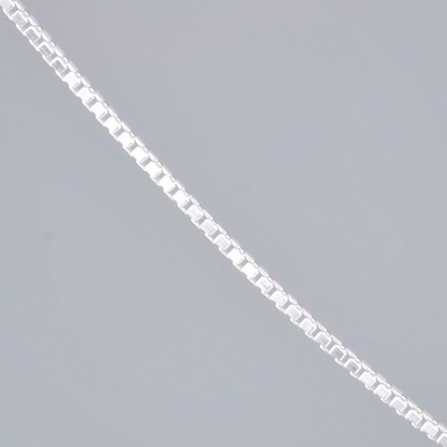 Italian Sterling Silver Box Chain (22 Inch / 55 cm) Close up