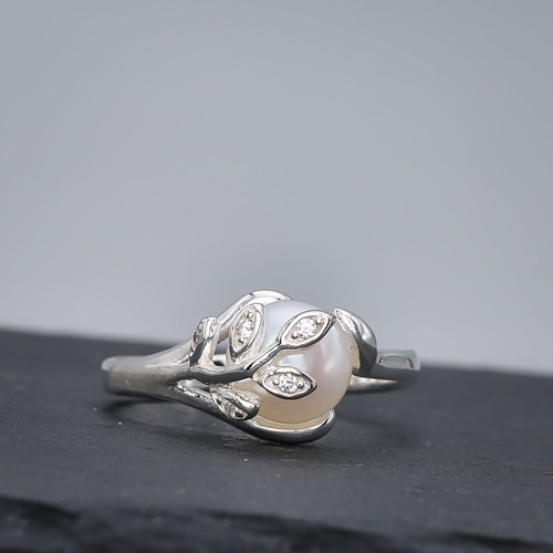 Sterling Silver Freshwater Pearl & Cubic Zircon Vine Ring