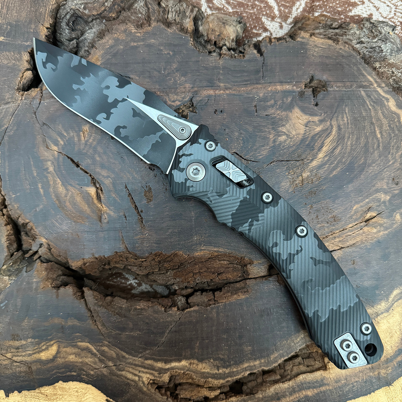 Microtech Amphibian RAM-LOK S/E Fluted Urban Camo Urban Camo Standard ...