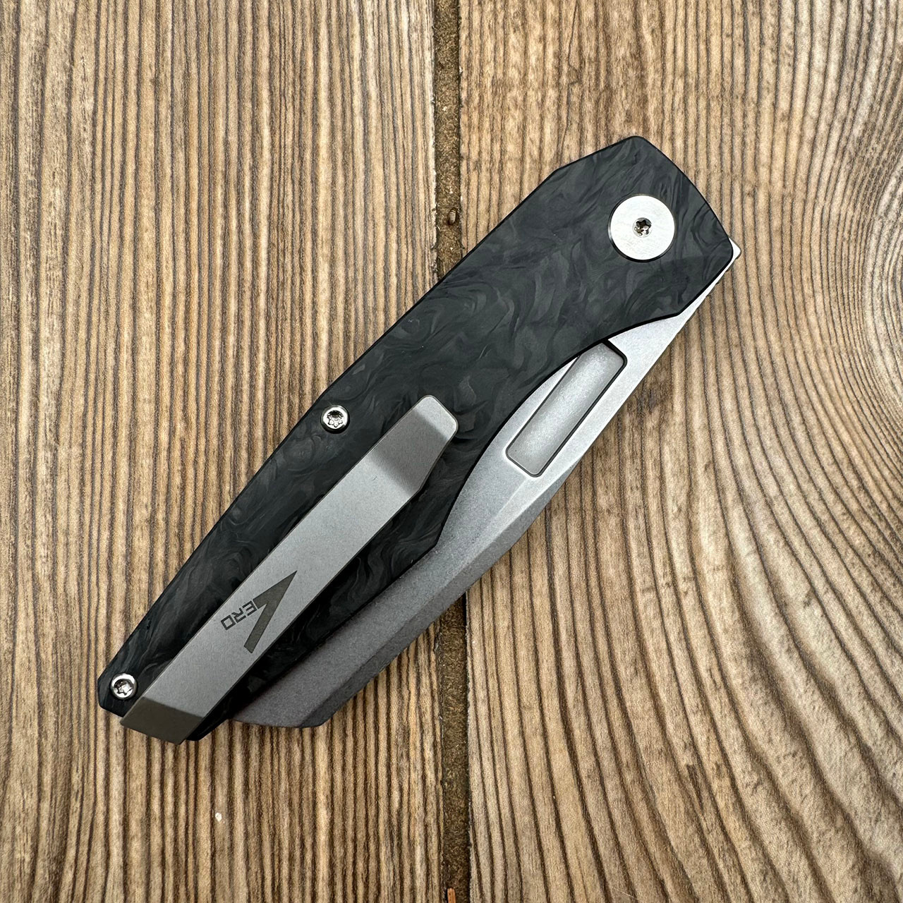 Vero Engineering Axon Liner Lock Marbled Carbon Fiber Handle
