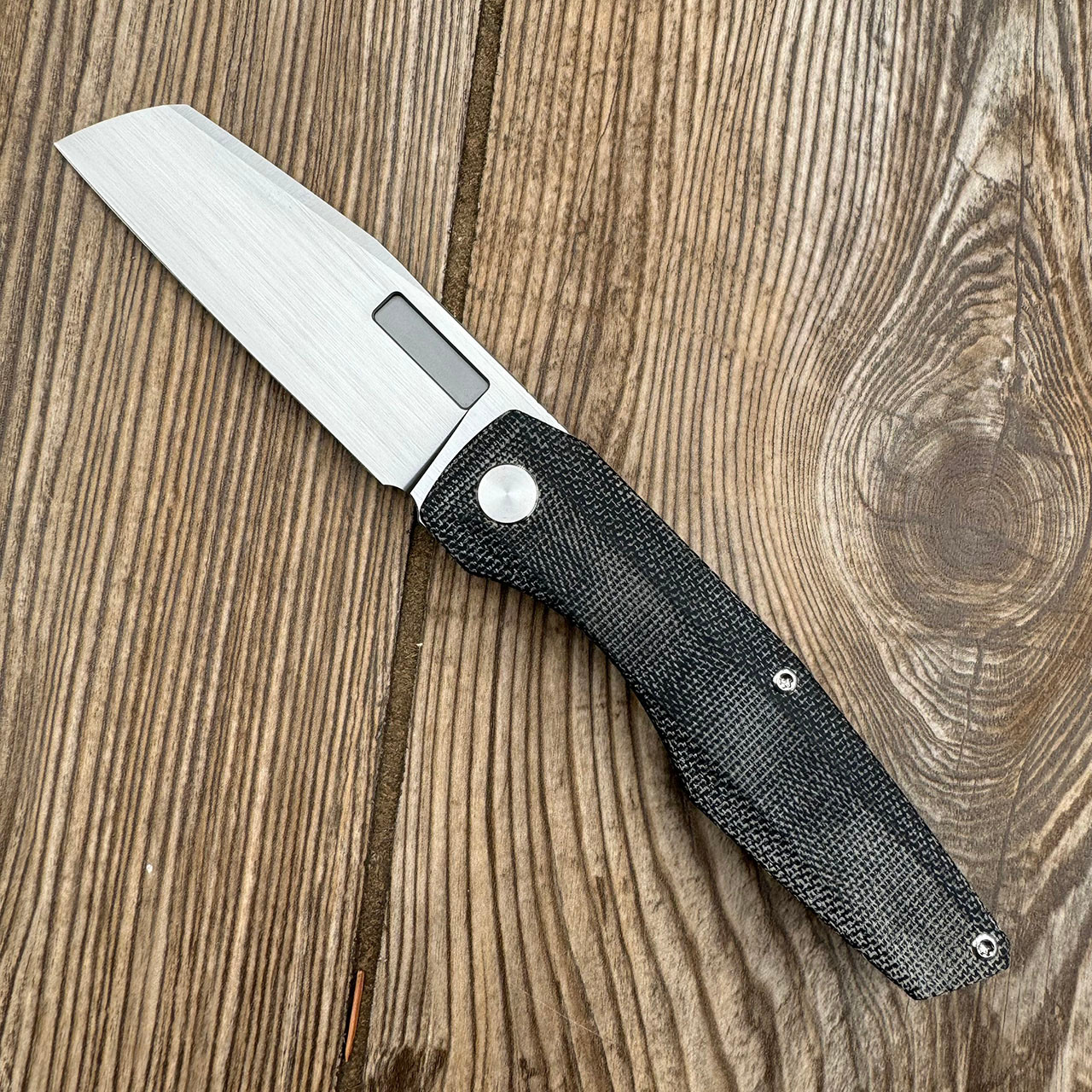 Vero Engineering Axon Liner Lock Black Micarta Handle Hand Satin