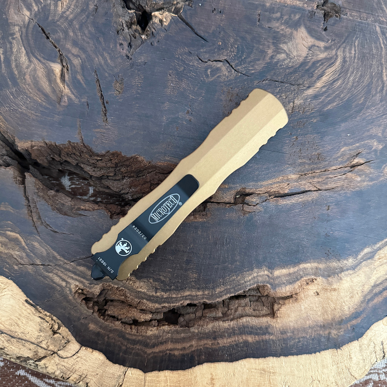 Microtech Dirac Gold Microtech Dirac D/E Tan Serrated 225-2TA | American Edge Knives