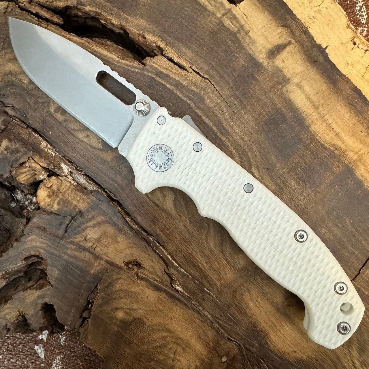 Demko MG AD20i Shark Lock Textured White G10 Handle Stonewash Clip