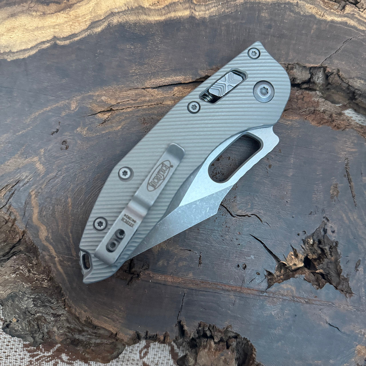 Microtech Borka Stitch RAM-LOK S/E Fluted Natural Clear Aluminum