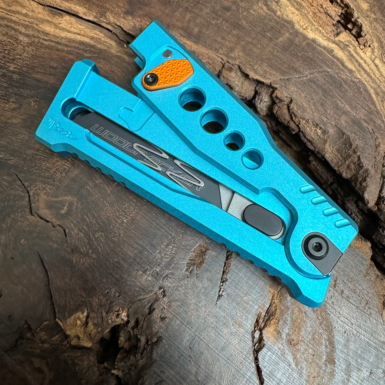 Reate EXO-U Utility Gravity Knife Blue Aluminum Speed Hole Handles
