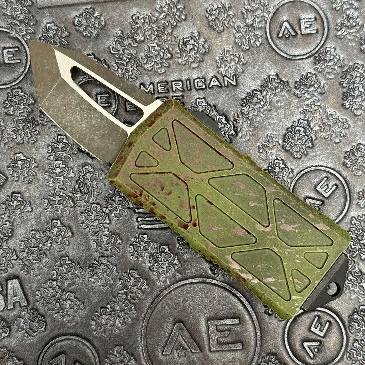 Microtech Exocet T/E Outbreak Handle Apocalyptic Standard Blade