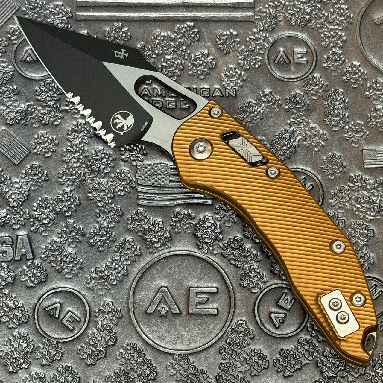 Microtech Borka Stitch RAM-LOK S/E Fluted Tan Aluminum Serrated