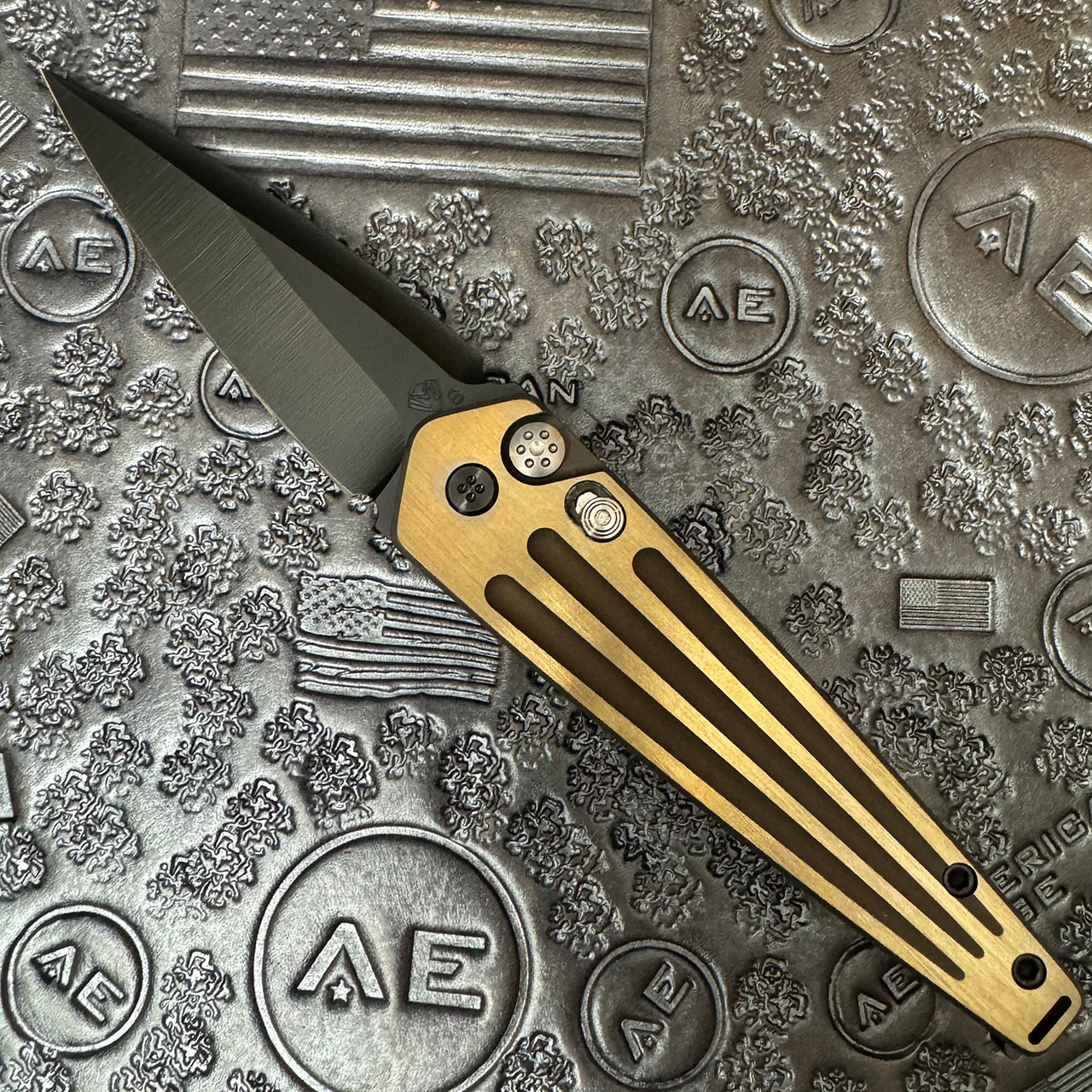 Medford Nosferatu Auto Bronze Handles DLC Blade (Pre-Owned