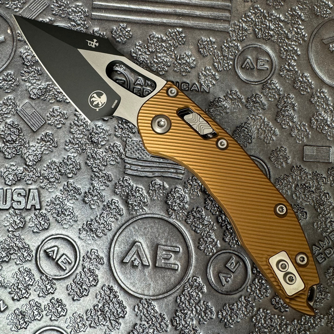 Microtech Borka Stitch RAM-LOK S/E Fluted Tan Aluminum Black