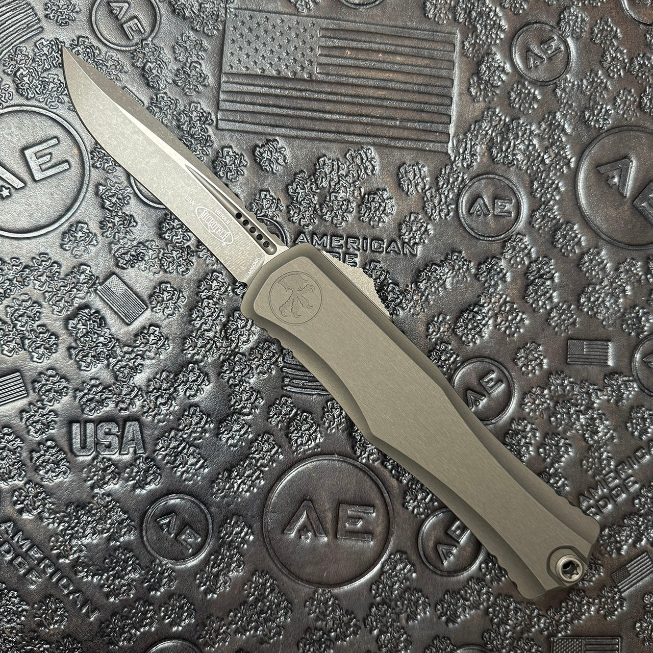 Microtech Hera II Recurve Natural Clear Handle Apocalyptic