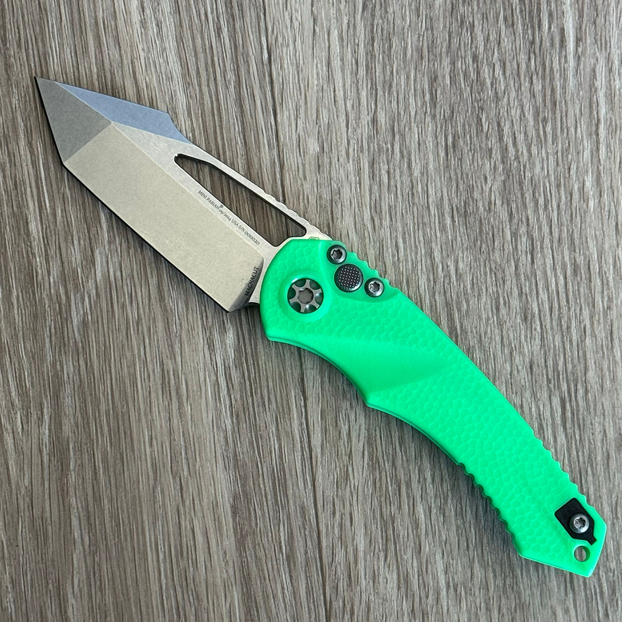 Heretic Knives Mini Pariah Manual T/E Toxic Green Handle Stonewash