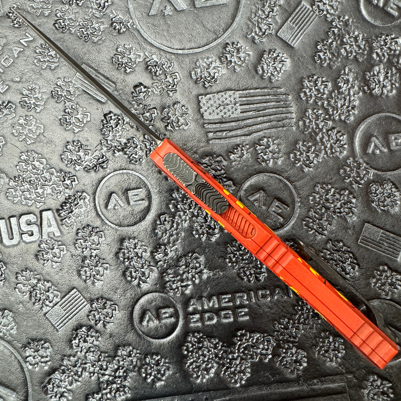 Microtech Hera II Mini D/E Jack-o'-Lantern Standard Signature