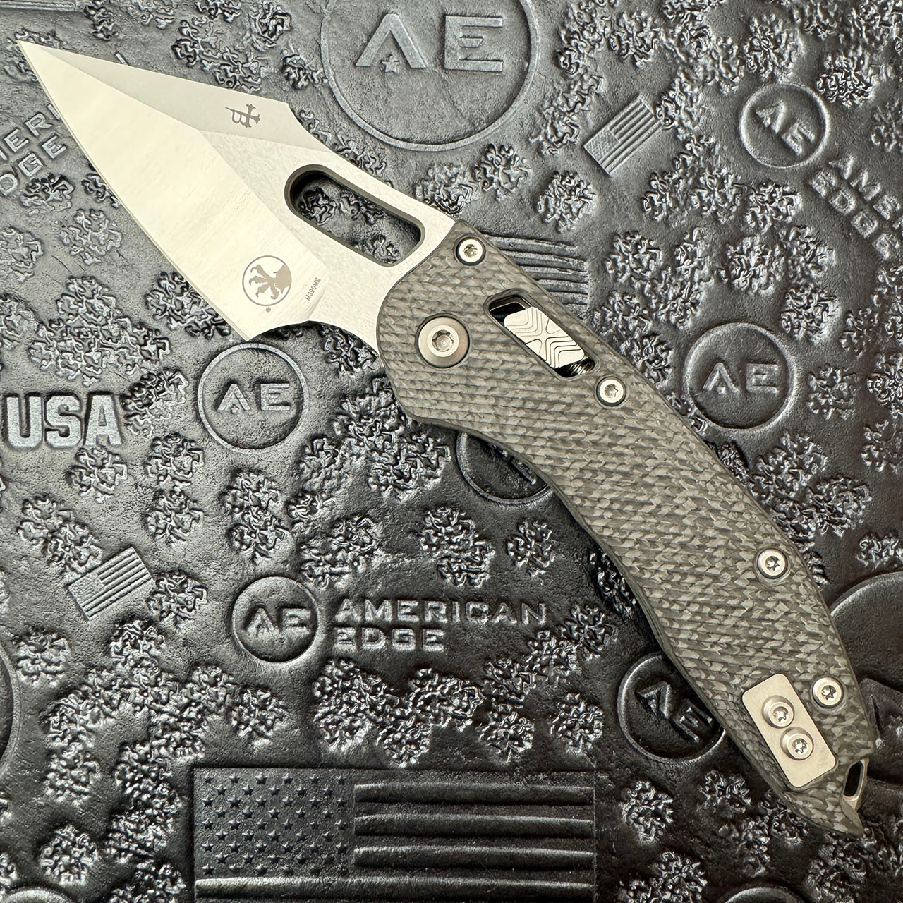 Microtech Borka Stitch RAM-LOK S/E Fluted Carbon Fiber Satin