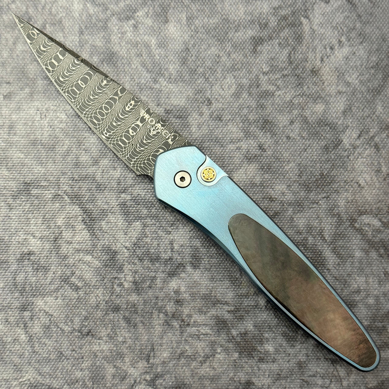TITANIUM edge【美品】 Pro-Tech Newport Auto Unique Titanium Custom Blue Titanium Handle