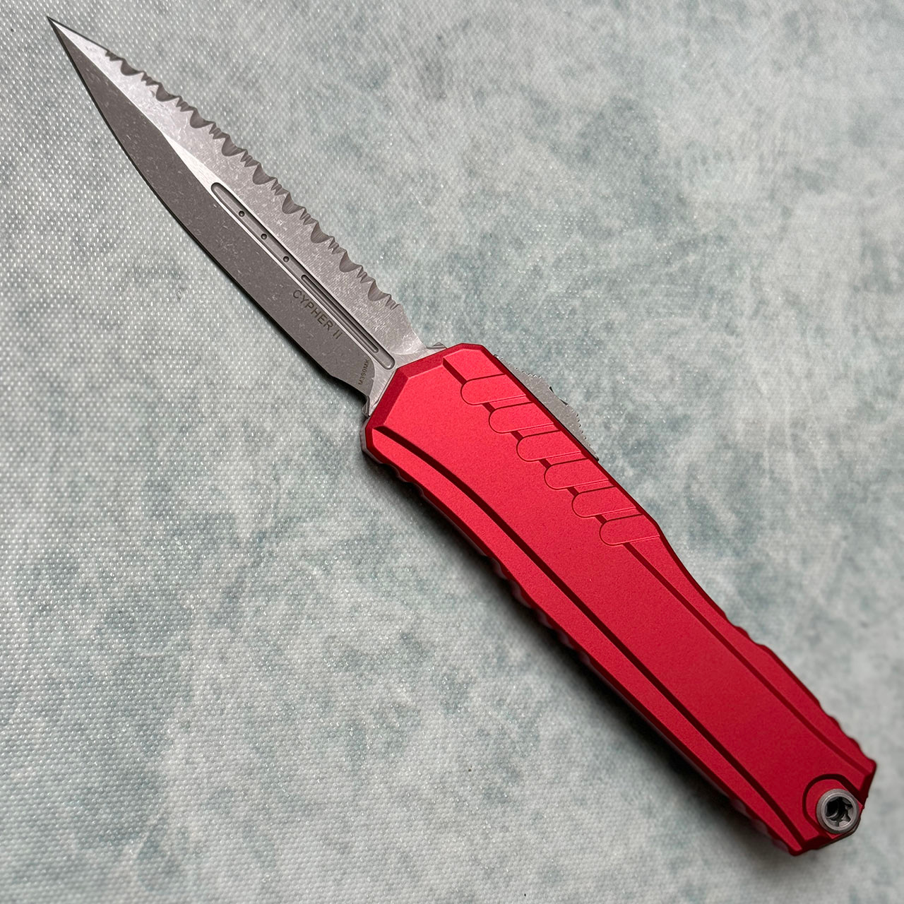 Microtech Cypher II D/E Red Apocalyptic Full Serrated 1242-12APRD