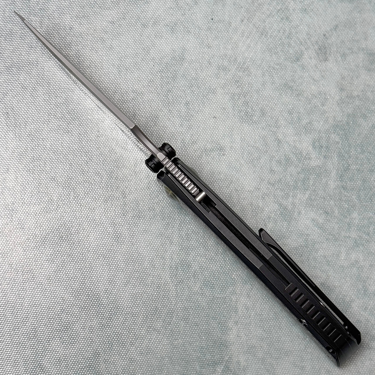 Twosun TS554-SAT Frame Lock Titanium Handles w/ Carbon Fiber Satin