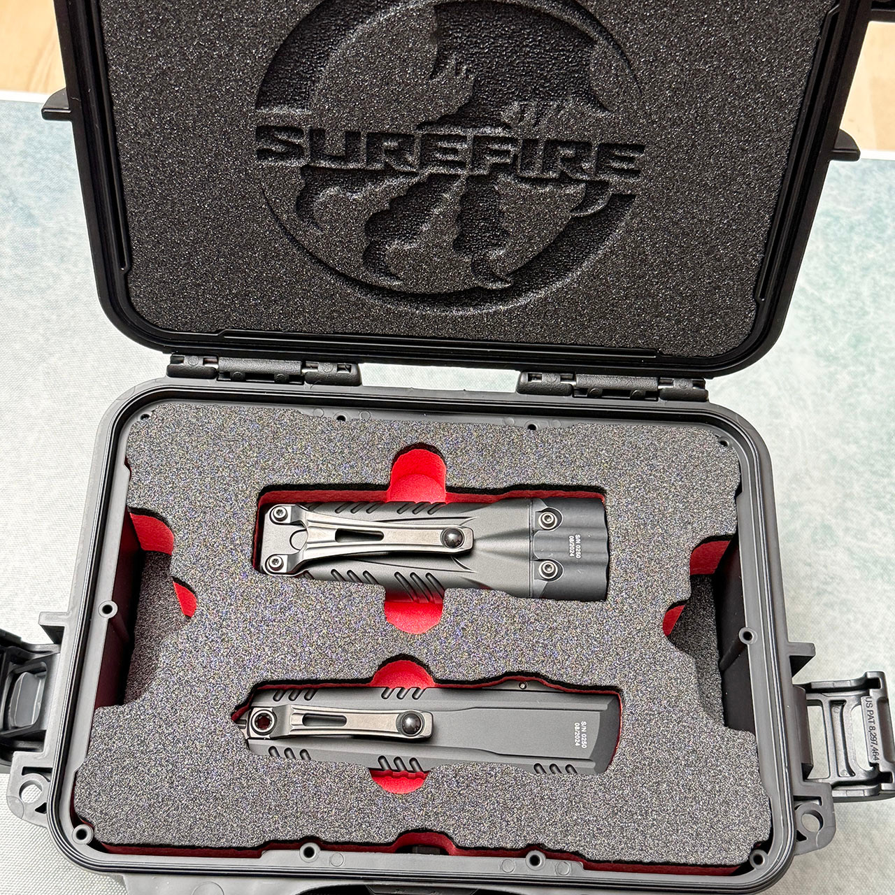 Microtech DLC Luminary Full Serrated & Surefire Stiletto Pro II