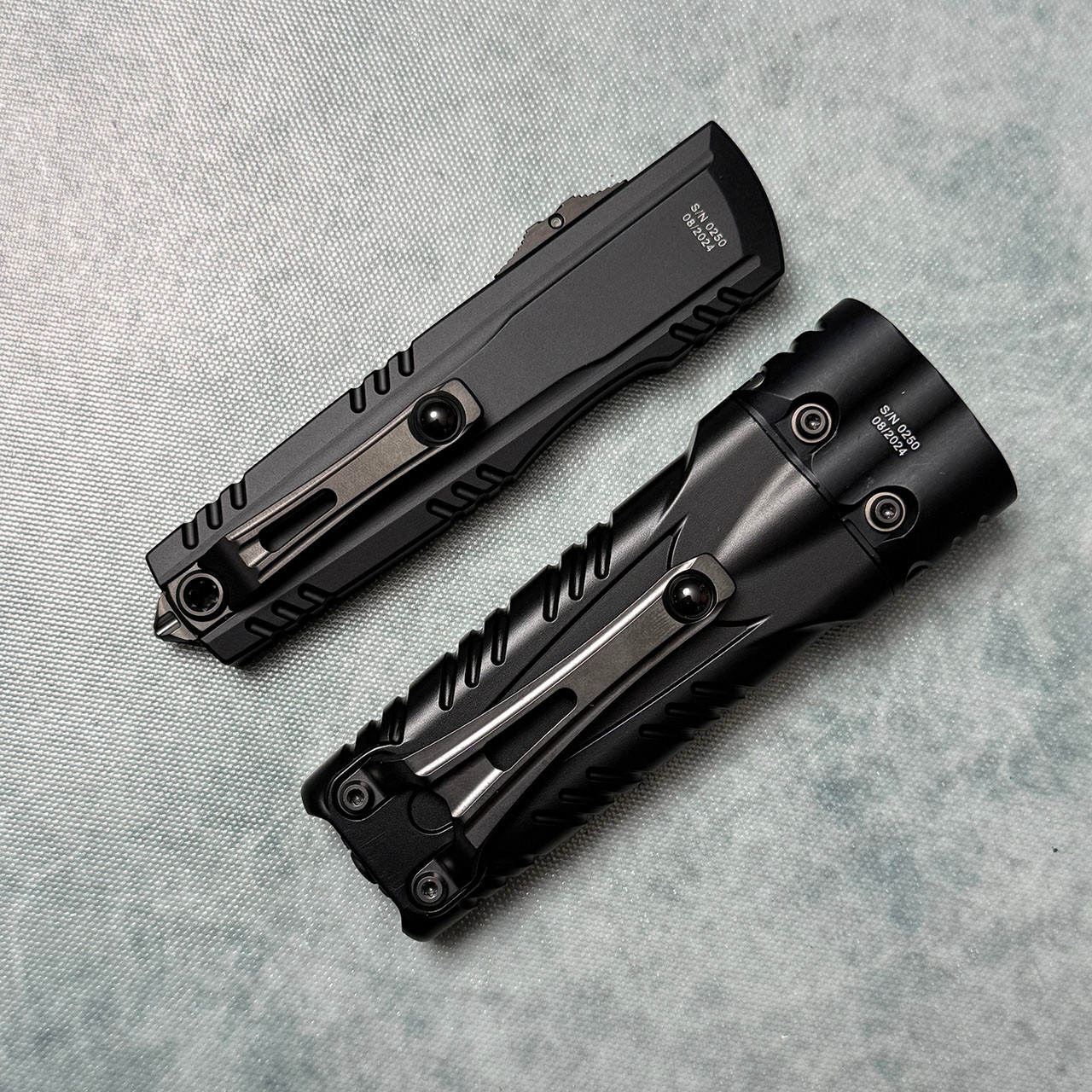 Microtech DLC Luminary Full Serrated & Surefire Stiletto Pro II