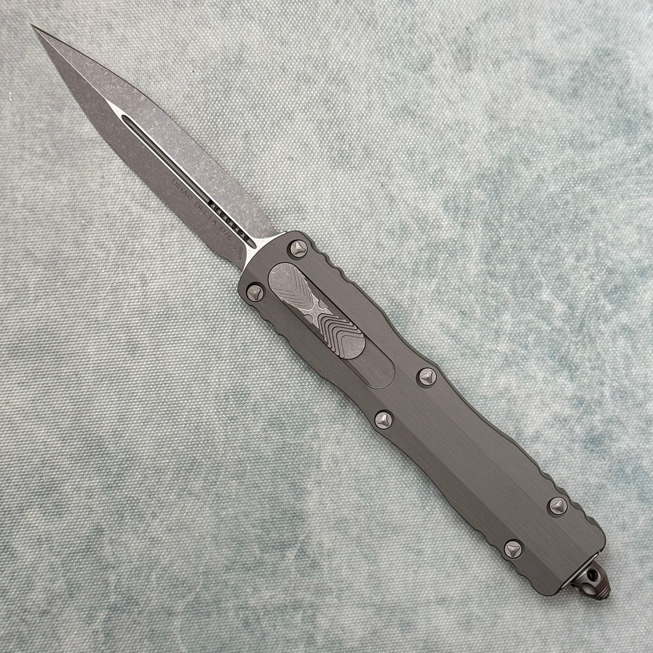 Microtech Dirac Delta D/E Natural Clear Handle Apocalyptic
